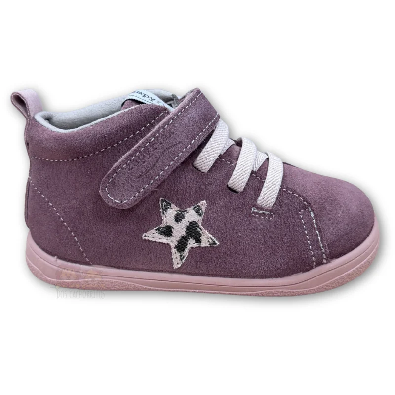 Botín barefoot niña Zapyflex Pisa en color vino con estrella leopardo