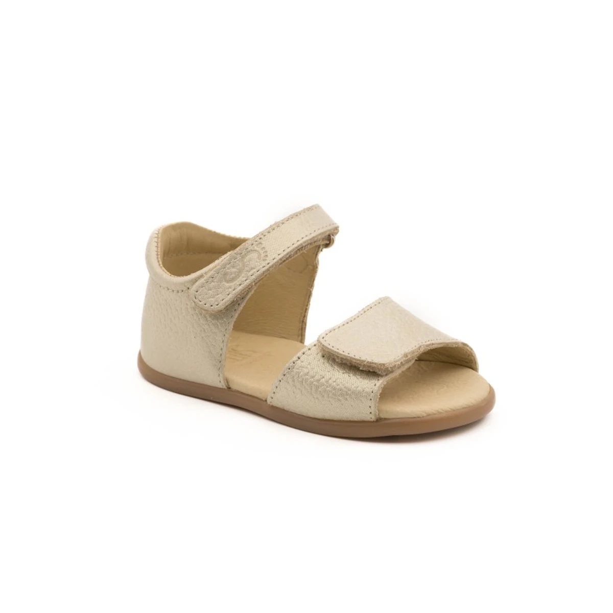 Sandalia respetuosa Flexinens modelo Purpur Cava, calzado infantil en tono beige brillante, con suela plana y flexible, cierre de velcro doble para mayor ajuste y diseño abierto ideal para el verano.