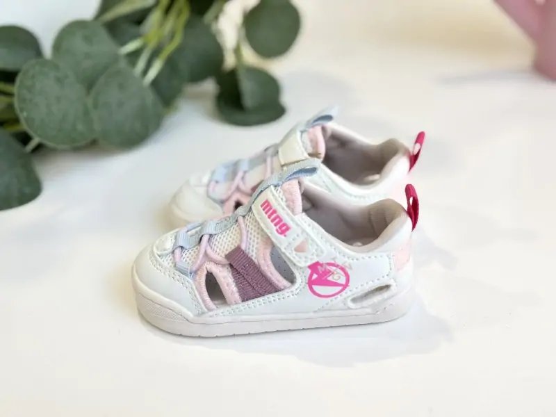 sandalia deportiva respetuosa mustang free blanca